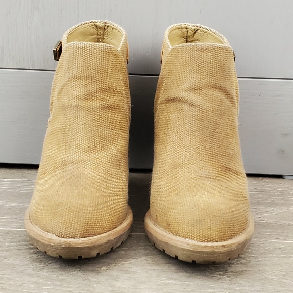 Kenneth Cole Reaction Booties - Picture 1 of 8